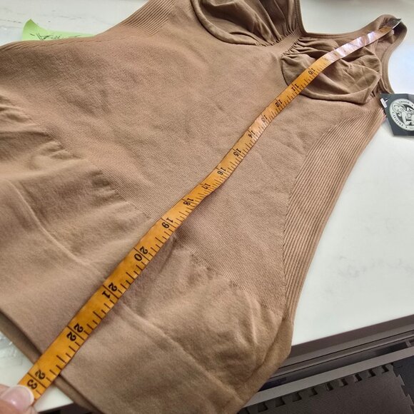 Instant Shaping by Lunaire Nude Shapewear Cami Top Size 6/8 - Picture 8 of 8